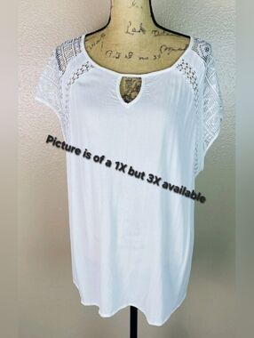 Ava & Viv Women's White Lace-Yoke Keyhole Top NWT 3X